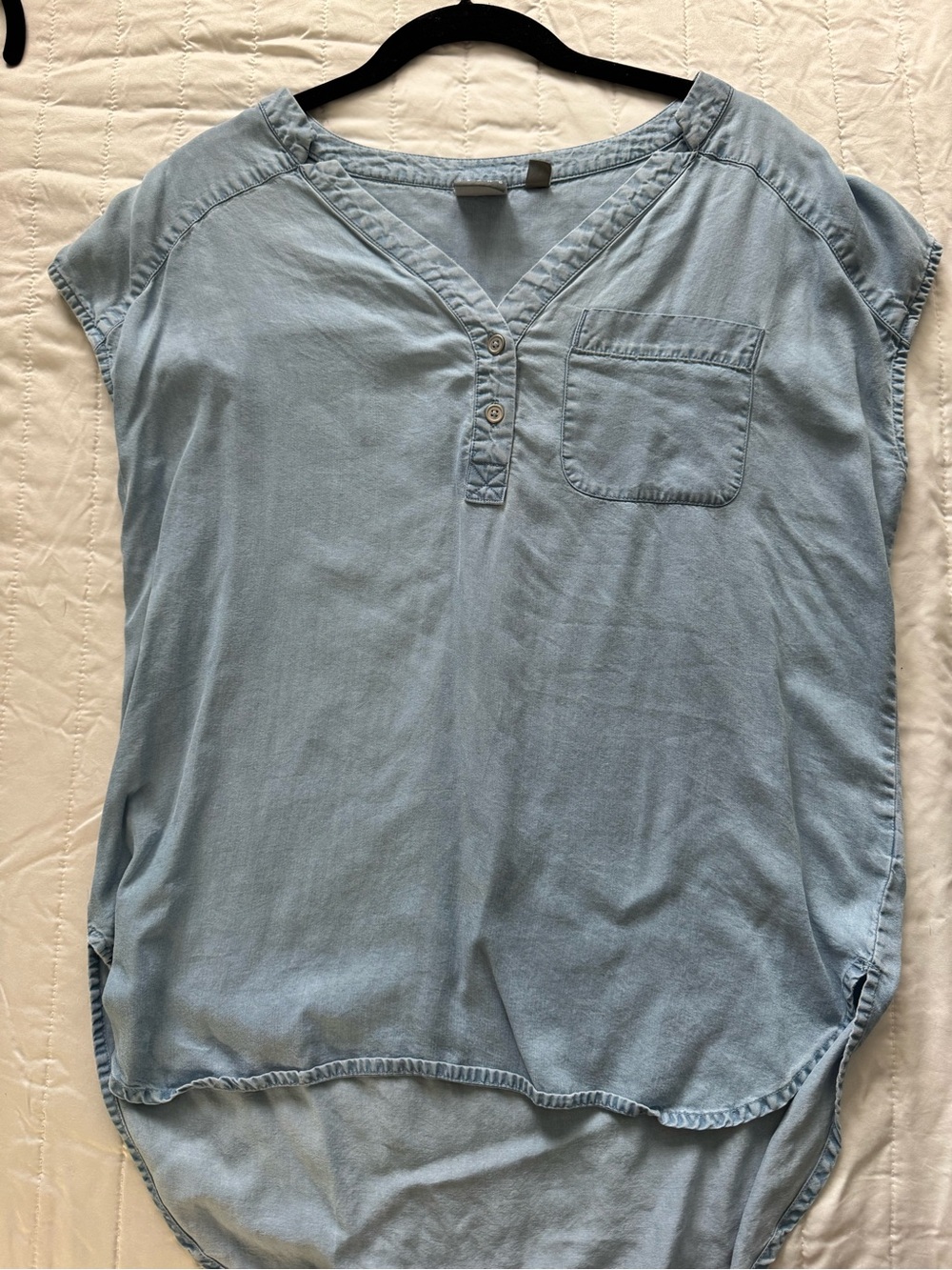 New York & Company Light Blue V-Neck Short Sleeve Tunic